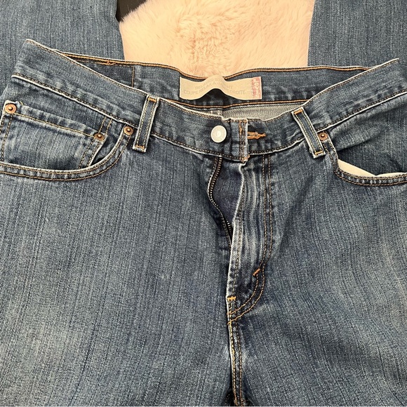 LEVI’S Dark Rinse Denim Jeans - Picture 3 of 5